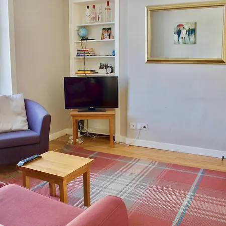 City Centre 2 Bedrooms *