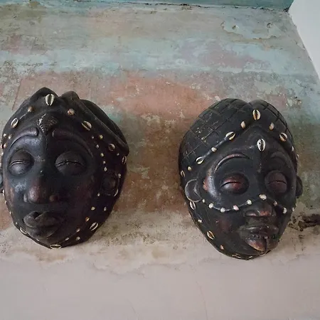 Unique And Private Georgian In The Apartment