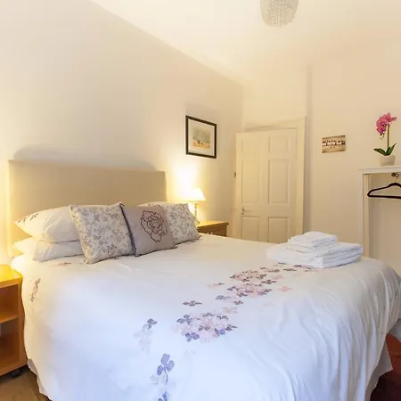 Central Cosy For 6 In *