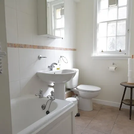 The West Bow, Old Town Apartament *