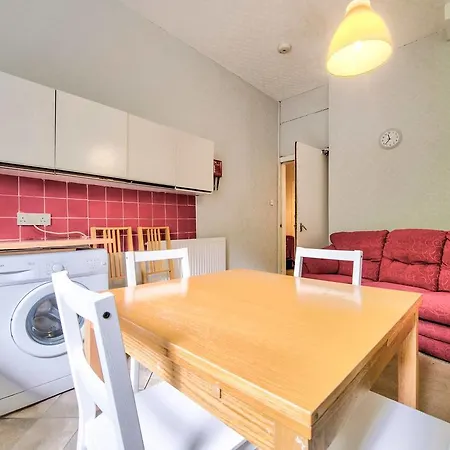 Spacious 4 Bedroom On The South Side * Edinburgh