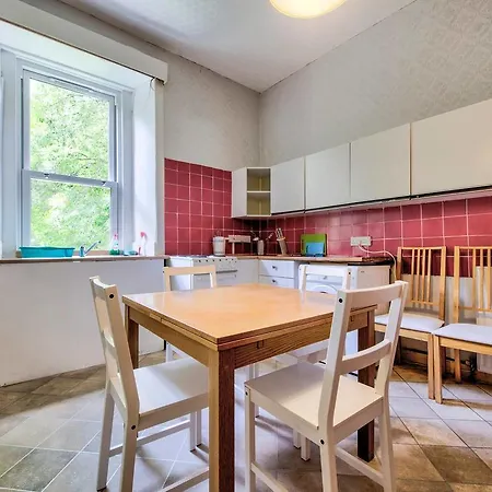 Apartment Spacious 4 Bedroom On The South Side *