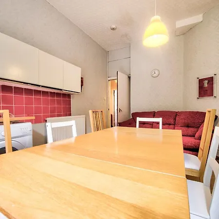 Apartment Spacious 4 Bedroom On The South Side