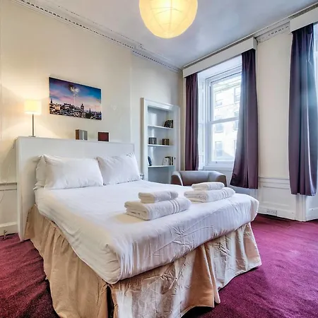 Spacious 4 Bedroom On The South Side * Edinburgh