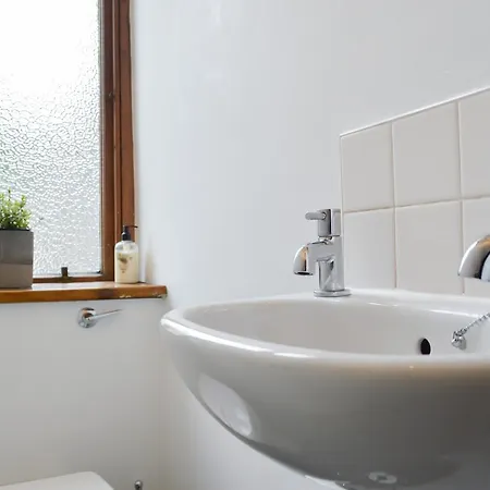 Modern Flat In Central Apartment Edinburgh