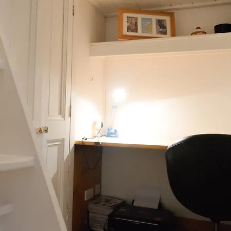 Modern Flat In Central * Edinburgh