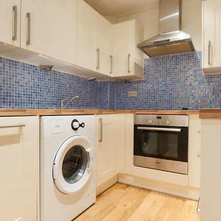 Apartment Stunning 2 Bed Near Haymarket With Pool *