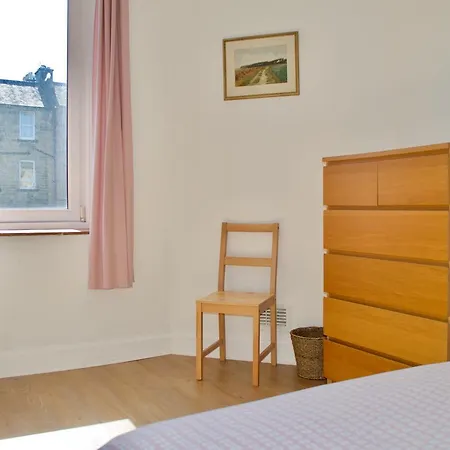 Bright 1 Bedroom Flat Near Leith Edimburgo