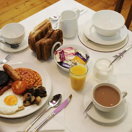 招待所 Cluaran House