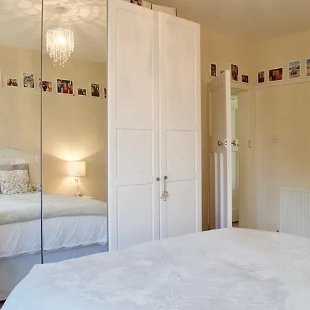Bright And Spacious Corstorphine