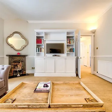 Apartment Altido Quiet Mews House W Parking