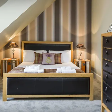 Nicolson Aparthotel 4*