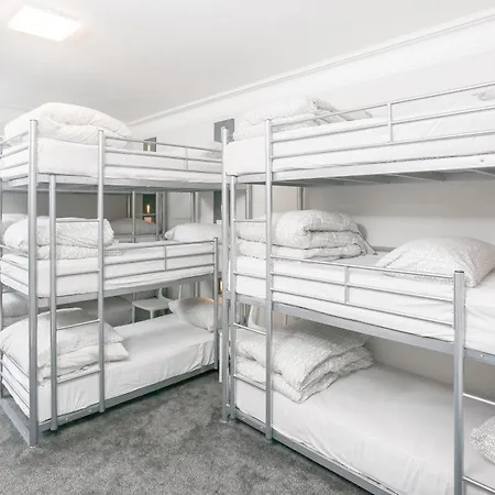 Hostel Revolver Edinburgh