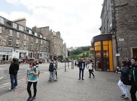 Tony Asga - Tony's Heart Of Centre Sleeps 2 * Edinburgh