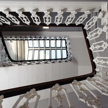 No.32 Ξενοδοχείο 3*