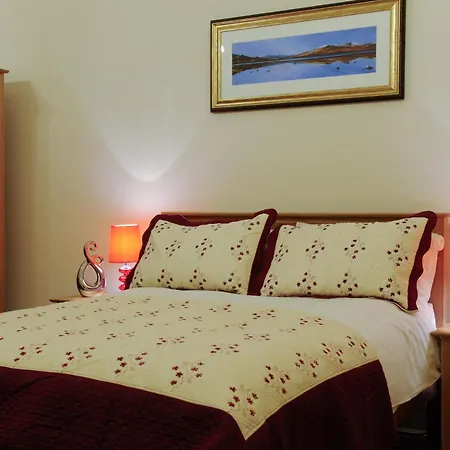 Aparthotel Edinburgh City Suites 4*