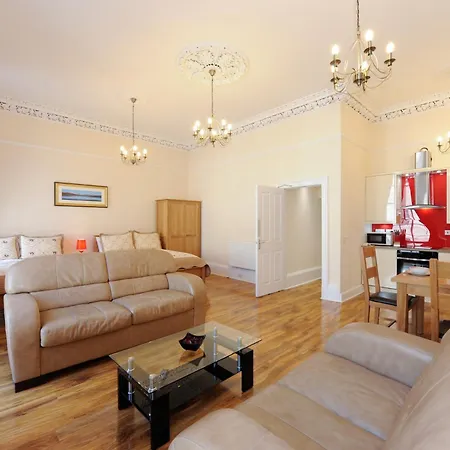 Edinburgh City Suites Apart-hotel 4*