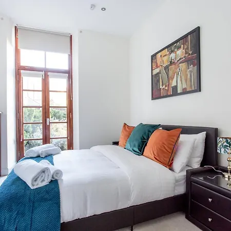 Apartment Colonial Victorian Apartment, Fab Central Location *