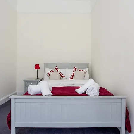 Colonial Victorian Apartment, Fab Central Location Apartment *