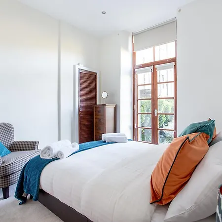 Colonial Victorian Apartment, Fab Central Location Apartment