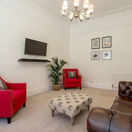 Colonial Victorian Apartment, Fab Central Location * Edinburgh