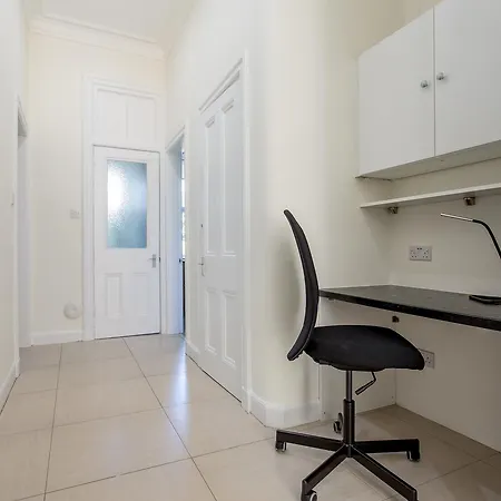 Apartment Colonial Victorian Apartment, Fab Central Location *