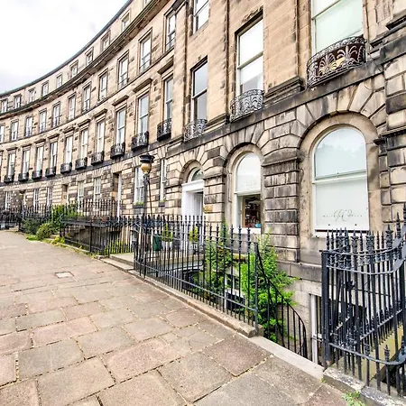 Ainslie Place: Amazing Georgian Apt Garden&view