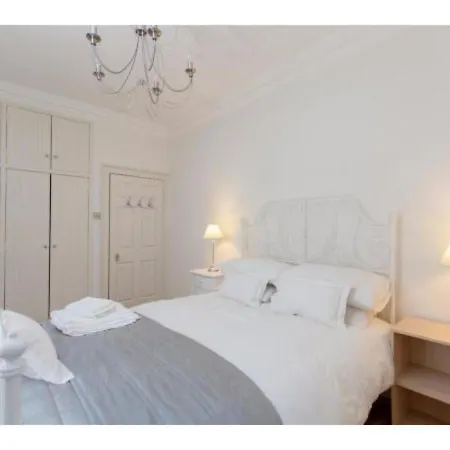 Apartment Central Cosy For 6 In