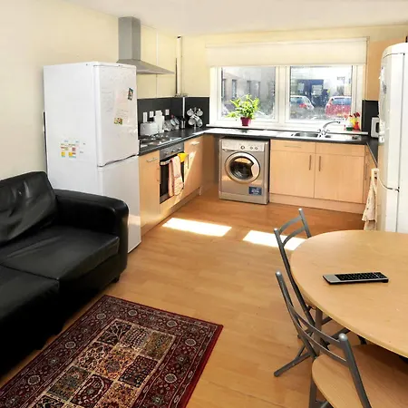 Destiny Student - Meadow Court Apartment