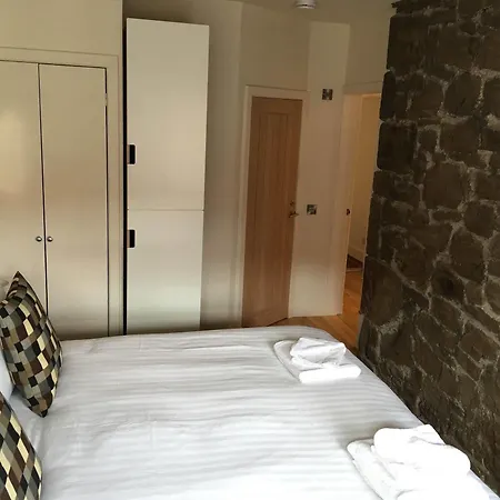 - Royal Mile Apartment *