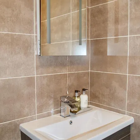 דירה Central 2 Bedroom In אדינבורו
