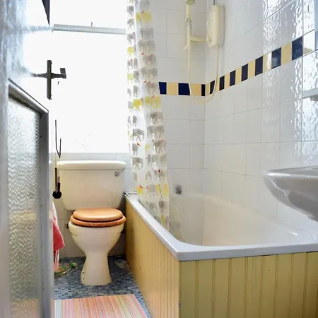 Spacious 2 Bedrooms By Royal Mile شقة *