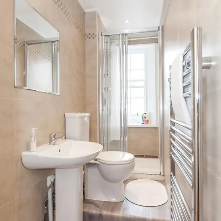 Old Town Edinburgh Apt, Walk To Castle, Royal Mile & Museums * Edinburgh