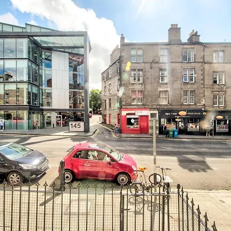 Spacious Central 3bed By The Castle Edinburgh