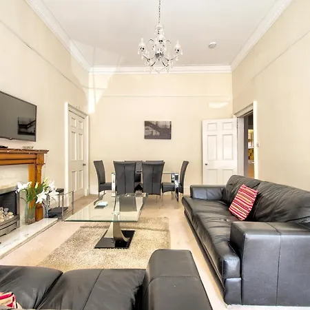Spacious Central 3bed By The Castle