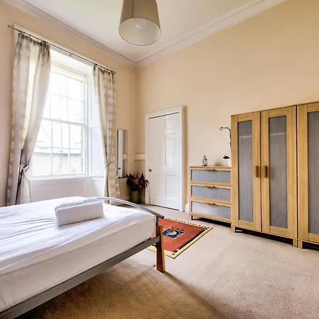 Spacious Central 3bed By The Castle * Edinburgh