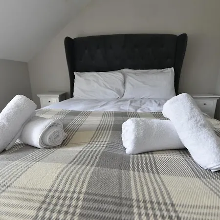 St Patrick Square Main Door Edinburgh