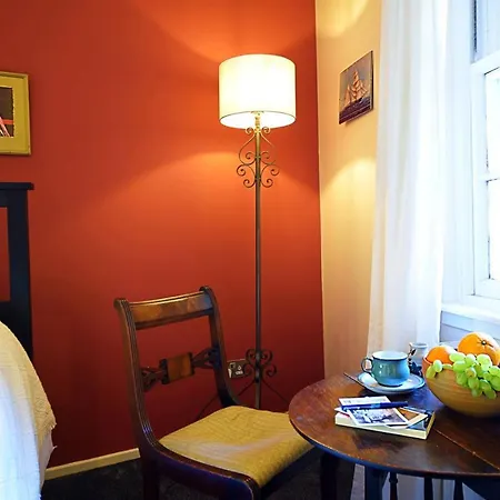 Joivy Bohemian Writers Retreat In Old Town *