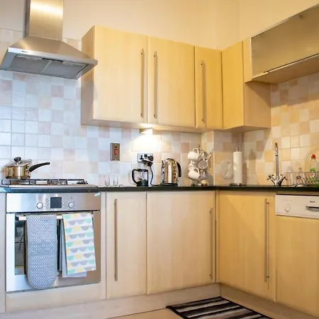 Apartment Beautifully Renovated -central Edinburgh