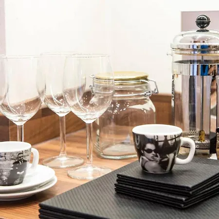 Joivy Famous St Mary's Street Old Town *