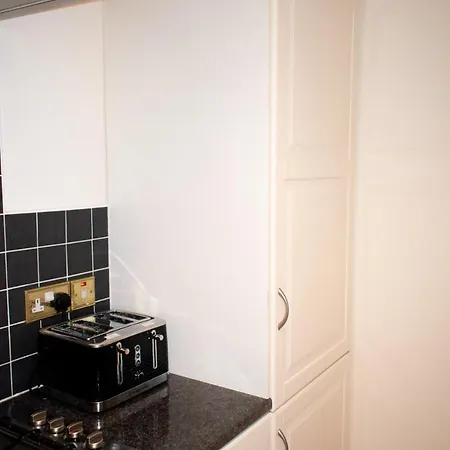 Apartment 2 Bedroom Near Portobello Beach *