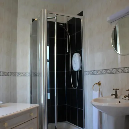 Hotel Ardmillan 2*