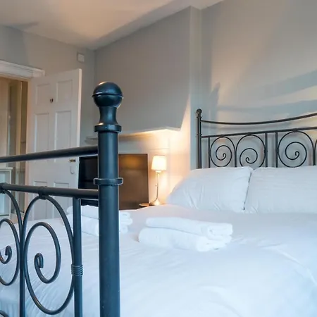 Queen St: Superb Penthouse Flat W/roof Terrace Édimbourg