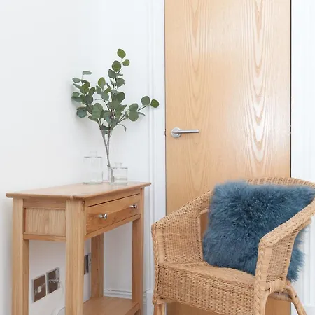 Modern Gem In Georgian Listed Building ♥ Of City Apartment