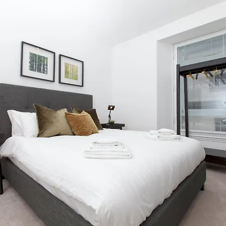 Modern Gem In Georgian Listed Building ♥ Of City Apartment