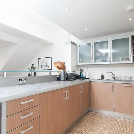 Modern Gem In Georgian Listed Building ♥ Of City Apartment