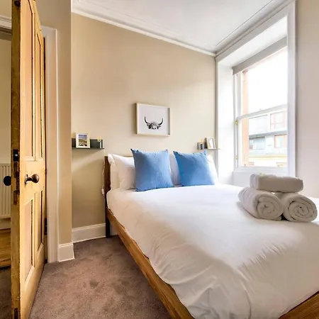Altido Cool St Stephen Street - Prime New Town Location *