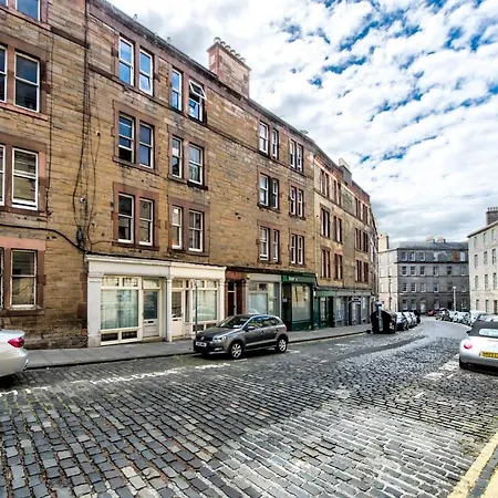 Altido Cool St Stephen Street - Prime New Town Location *