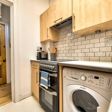 Altido Cool St Stephen Street - Prime New Town Location *