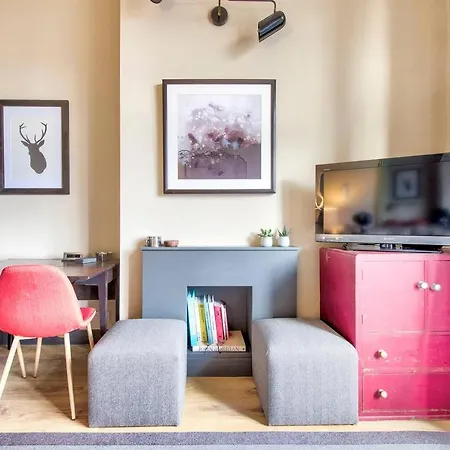 Stylish City Centre Apt W Castle View & Lift Appartamento Edimburgo